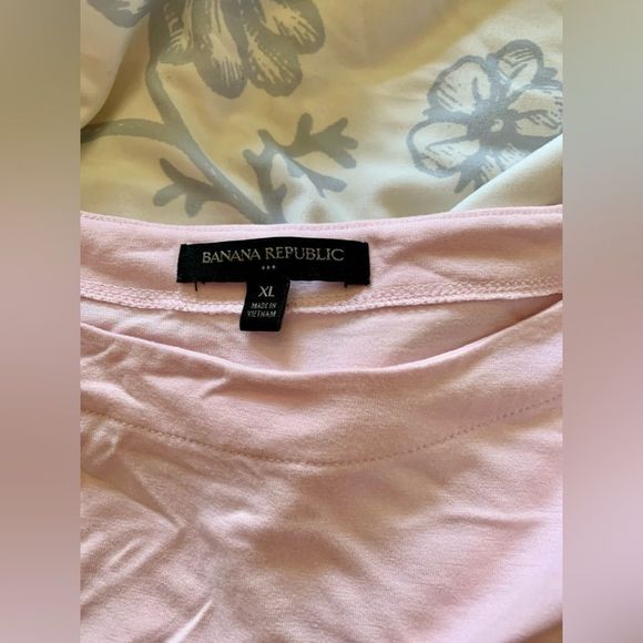 Banana Republic X-LARGE Tee - Picture 2 of 6